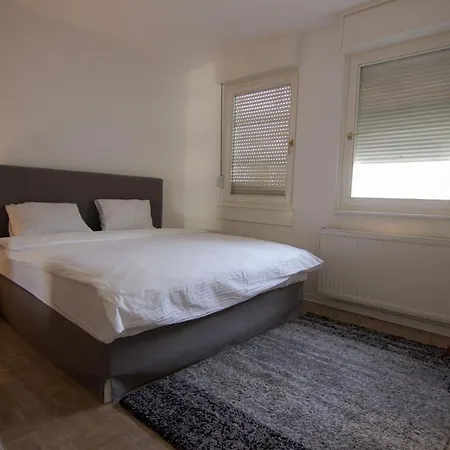 Arena Lux Apartment